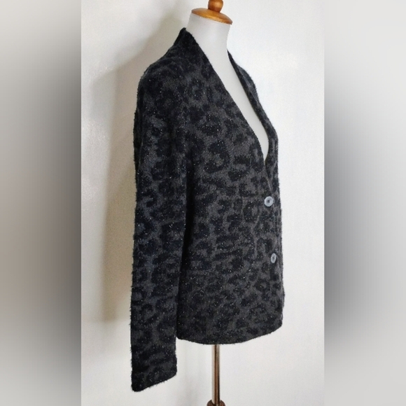 LEOPARD LULULEMON CARDIGAN - Picture 1 of 8